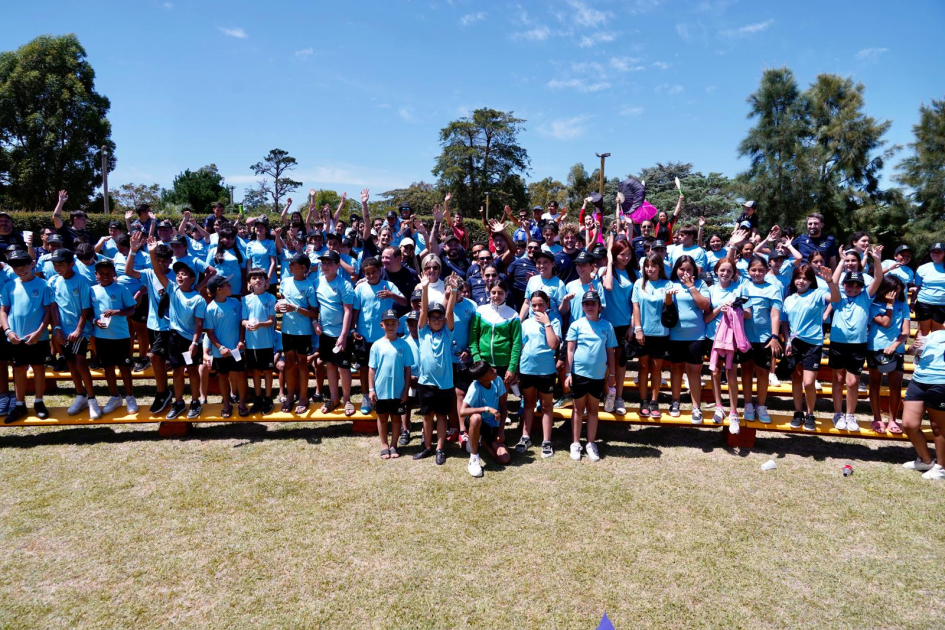 niños participando de la colonia de verano niños participando de la colonia de verano