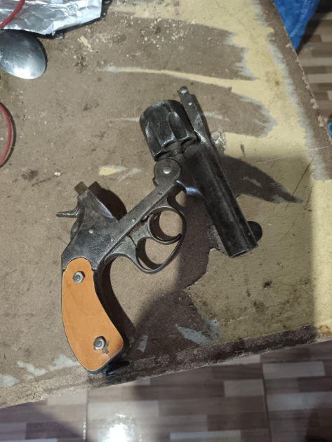 arma incautada en los allanamientos