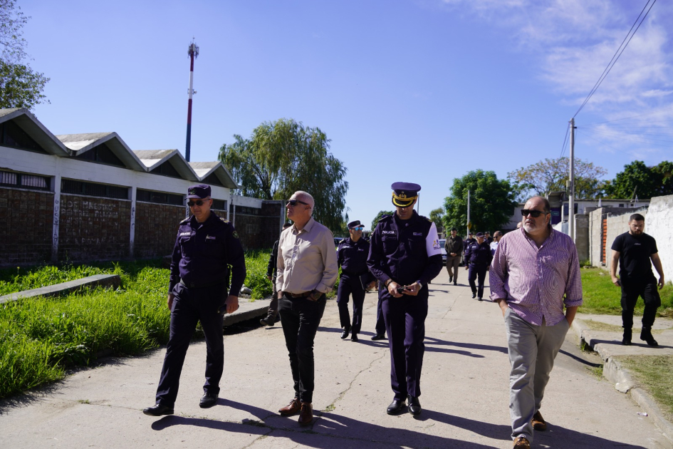 Autoridades recorriendo Cerro Norte 