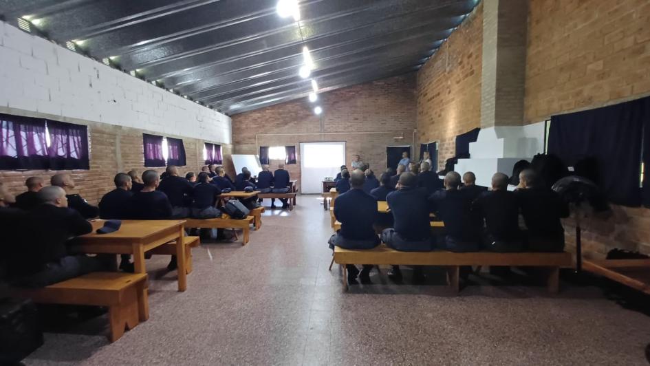 Jornada de capacitación para futuros agentes de policía por parte de I.N.A.U y P.C.O.P. Jornada de capacitación para futuros agentes de policía por parte de I.N.A.U y P.C.O.P.