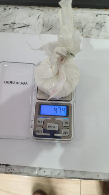 47,4 gramos de clorhidrato de cocaína, los que se incautaron en el domicilio del detenido. 47,4 gramos de clorhidrato de cocaína, los que se incautaron en el domicilio del detenido.