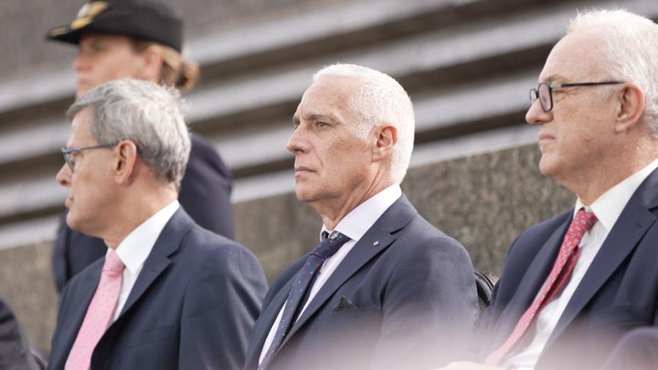 Ministro Carlos Negro en la Plaza Independencia 