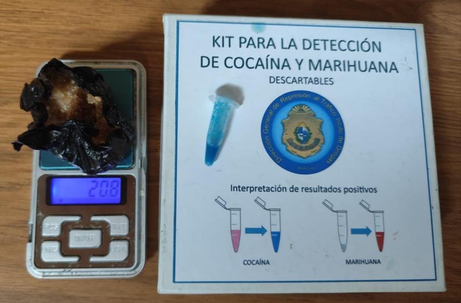 parte de la sustancia incautada.