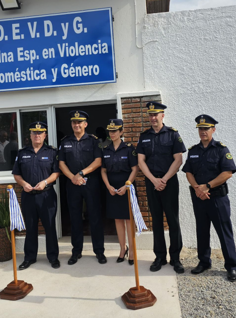 autoridades durante el acto autoridades durante el acto