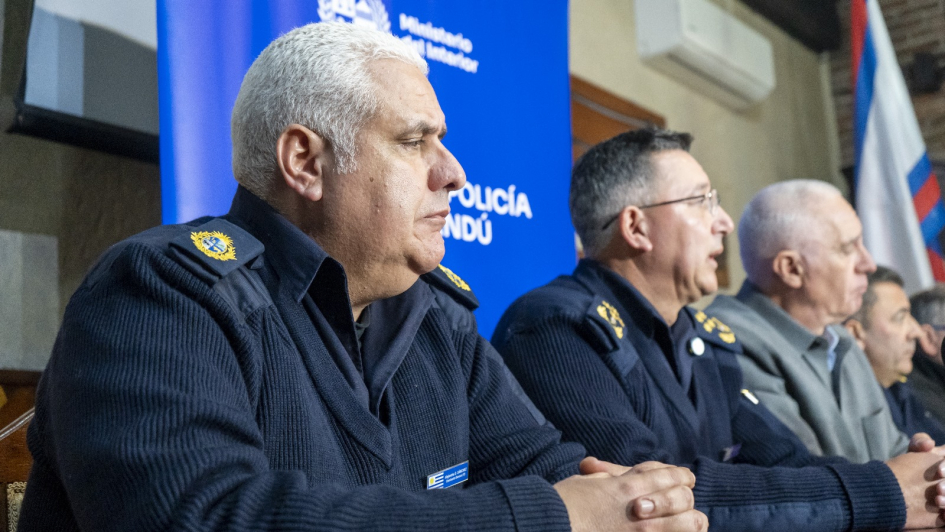 Ministro del Interior encabezó reunión de coordinación policial en Paysandú Ministro del Interior encabezó reunión de coordinación policial en Paysandú