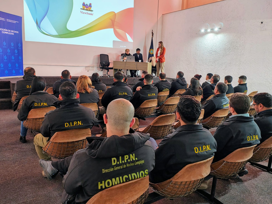 Implementan taller de apoyo psicológico para el personal del Departamento de Homicidios