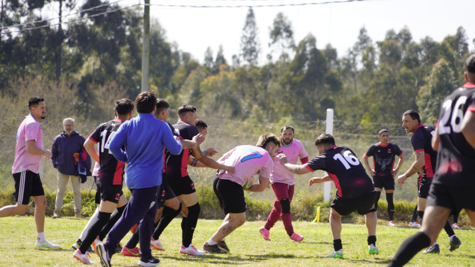 personas privadas de libertad jugando un partido de rugby personas privadas de libertad jugando un partido de rugby