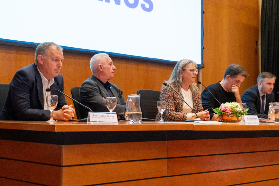 Collette Spinetti, Dr. Carlos Negro, Federico Graña, Gabriel Quirici, y Jose Martinez Collette Spinetti, Dr. Carlos Negro, Federico Graña, Gabriel Quirici, y Jose Martinez