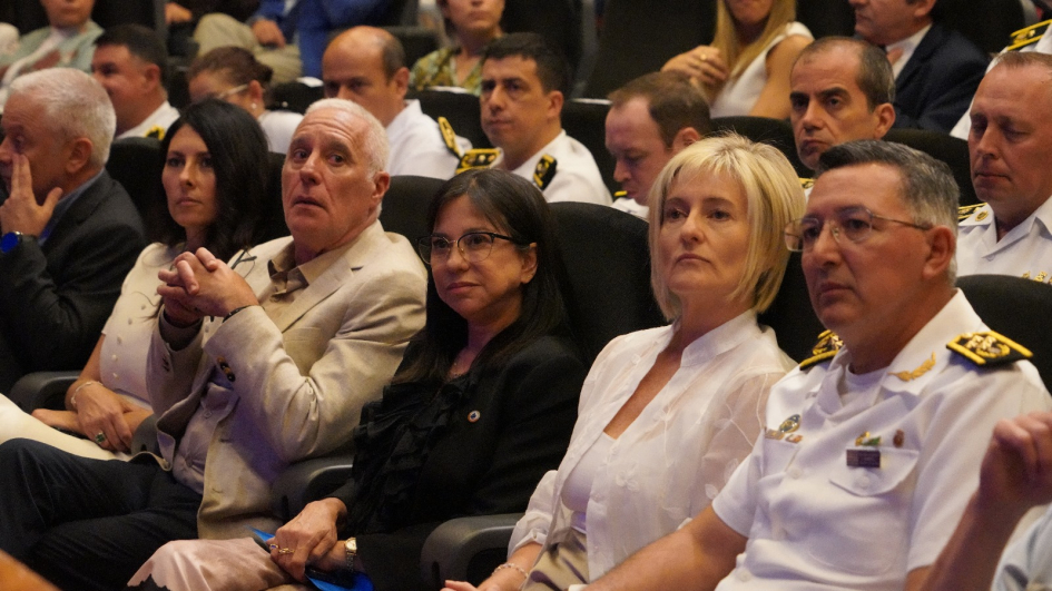 autoridades durante el acto