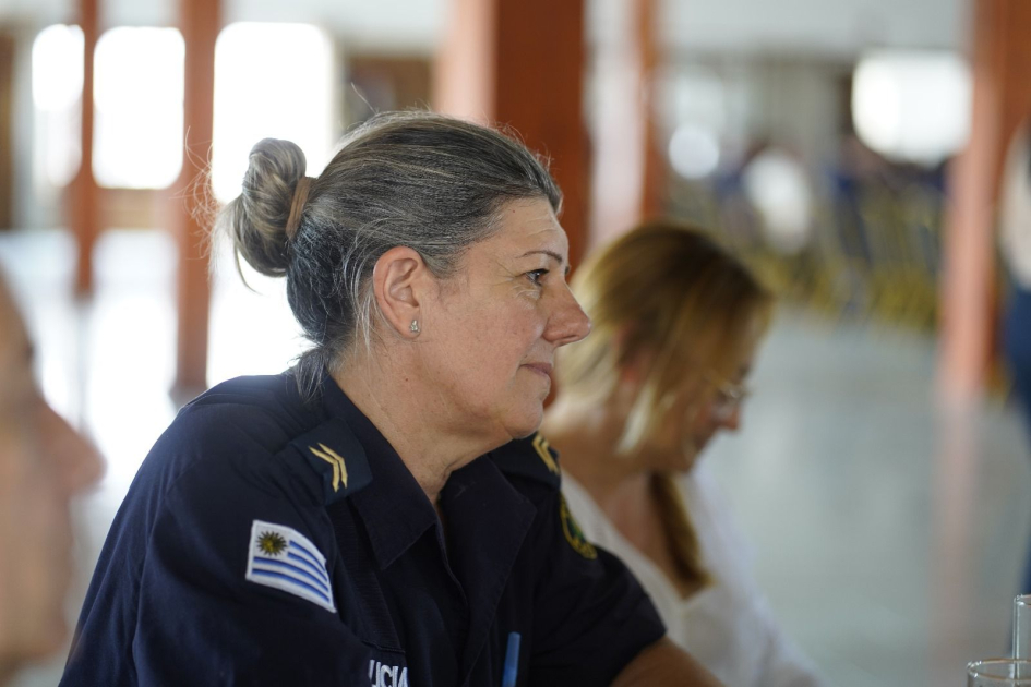 funcionario policial funcionario policial