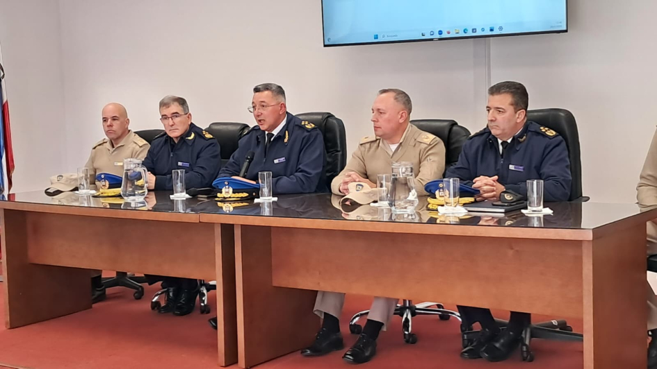El Director de la Policía Nacional dirigiendo palabras a funcionarios de Policía Caminera