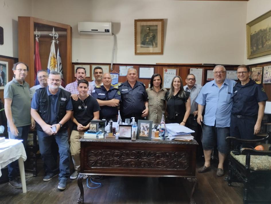 Comando jefaturial reunido con la prensa local Comando jefaturial reunido con la prensa local