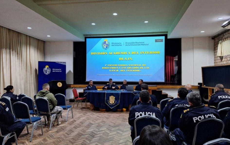 Primer convocatoria nacional de directores y encargados de las EPEB del interior Primer convocatoria nacional de directores y encargados de las EPEB del interior