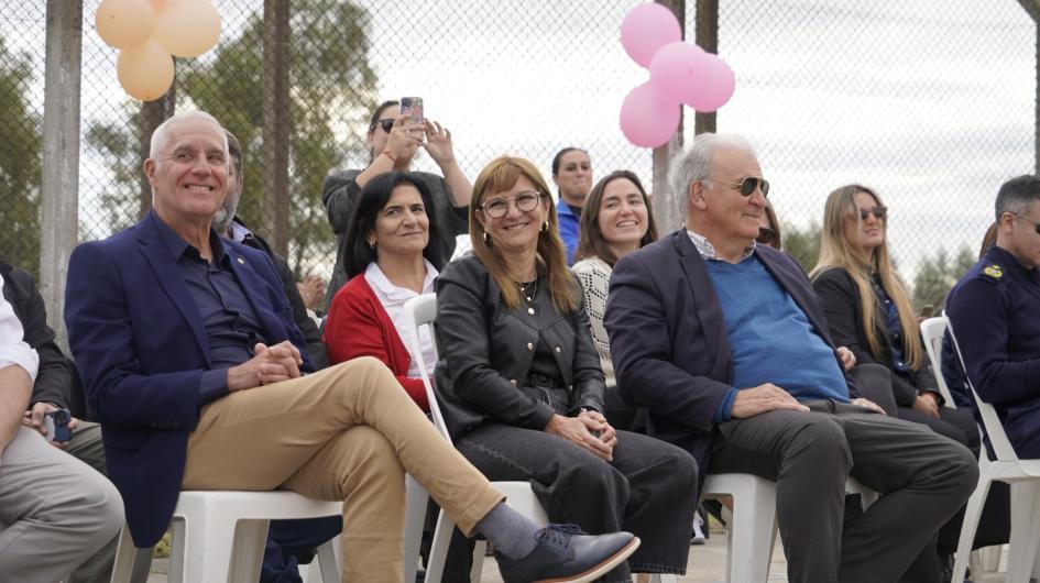 Ministro del Interior, directora del INR y comisionado parlamentario durante el recital Leon Gieco Ministro del Interior, directora del INR y comisionado parlamentario durante el recital Leon Gieco