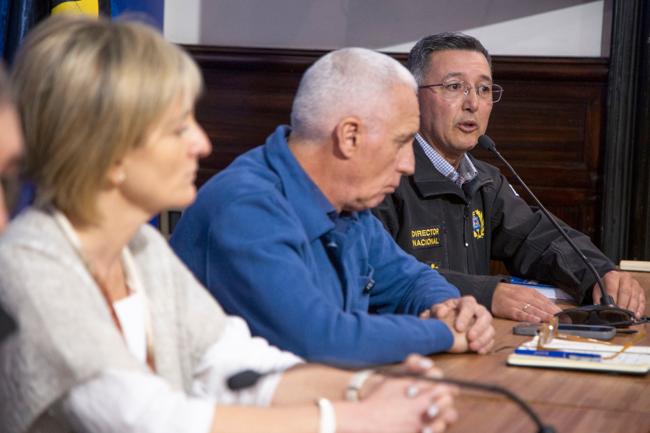  conferencia de prensa junto con otras autoridades policiales, tras el atentado que sufrió la fiscal