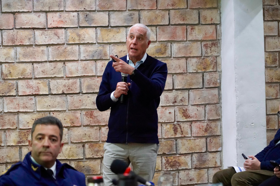 Ministro del Interior destacó la labor policial en un encuentro con comisarios Ministro del Interior destacó la labor policial en un encuentro con comisarios
