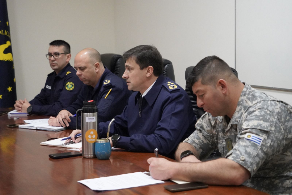 Primera reunión de trabajo entre el Ministerio del Interior y la AUF para reforzar la seguridad en e Primera reunión de trabajo entre el Ministerio del Interior y la AUF para reforzar la seguridad en e