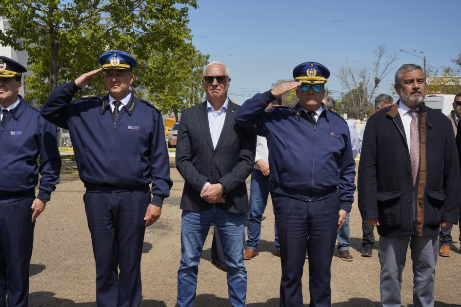 Ministro, autoridades policiales y departamentales Ministro, autoridades policiales y departamentales