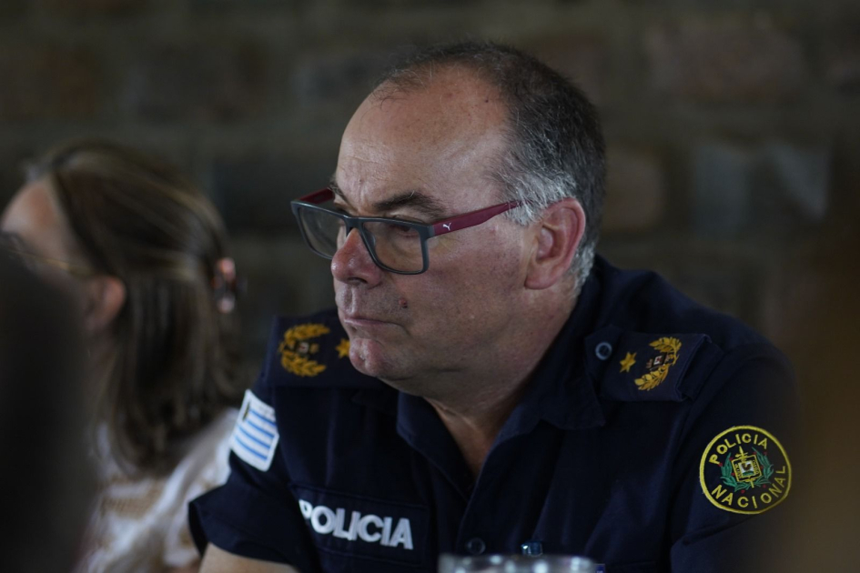 Roberto Elizalde como Sub Jefe de Policía Roberto Elizalde como Sub Jefe de Policía