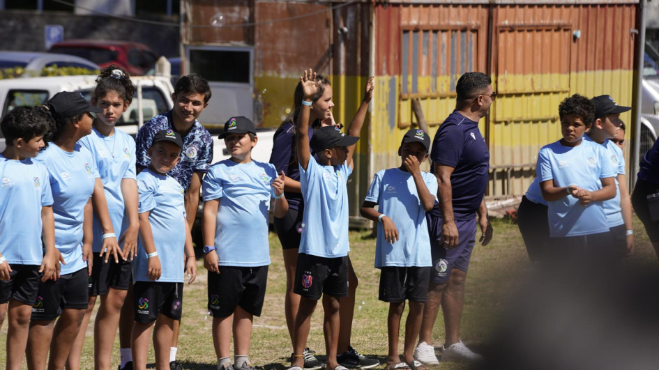 niños participando de la colonia de verano niños participando de la colonia de verano