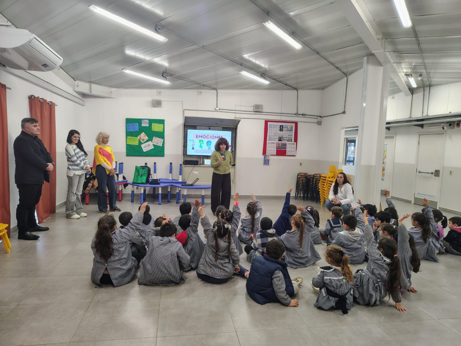 Charla a alumnos de nivel 4 y 5 Alumnos de Escuela N°113