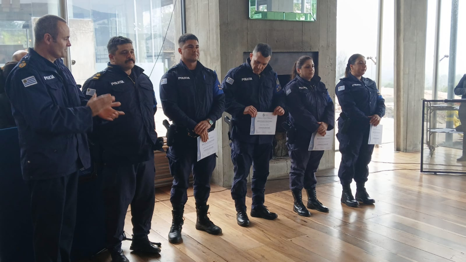 Reconocimiento a policias de la Brigada Departamental de Seguridad Rural Reconocimiento