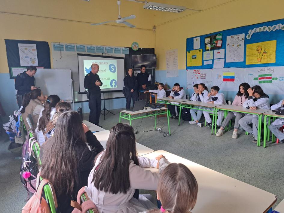La Policía Comunitaria de Maldonado impulsa un abordaje integral para prevenir delitos La Policía Comunitaria de Maldonado impulsa un abordaje integral para prevenir delitos