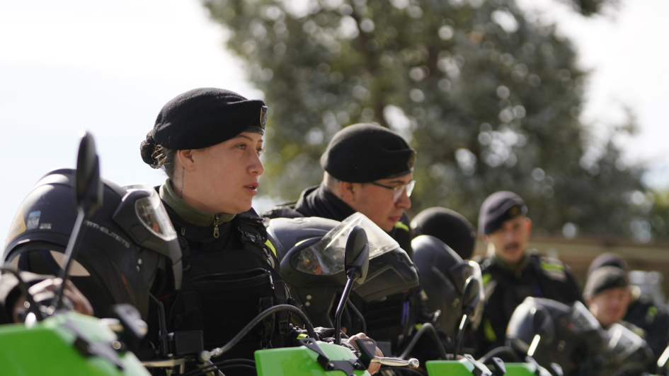El Ministerio del Interior entrega 14 motos a la Guardia Republicana El Ministerio del Interior entrega 14 motos a la Guardia Republicana