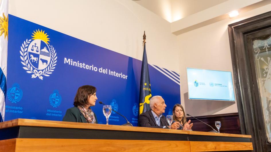 Ministro del Interior, embajadora de EEUU y Jefa de la Oficina de UNODC en Uruguay Ministro del Interior, embajadora de EEUU y Jefa de la Oficina de UNODC en Uruguay