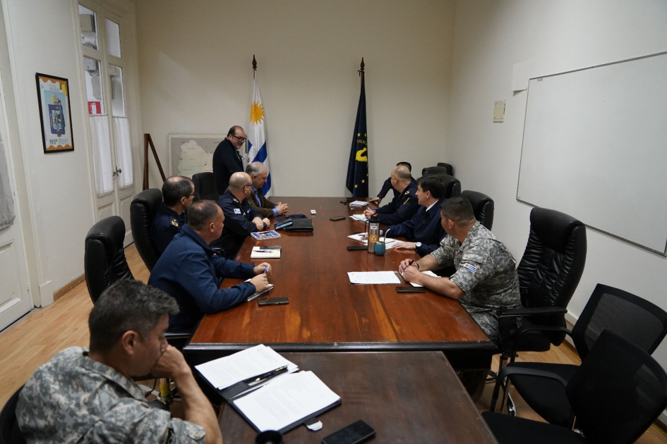 Primera reunión de trabajo entre el Ministerio del Interior y la AUF para reforzar la seguridad en e Primera reunión de trabajo entre el Ministerio del Interior y la AUF para reforzar la seguridad en e