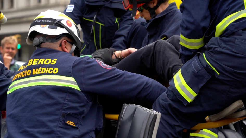Bomberos participa de rescate de personas en siniestro de tránsito Bomberos participa de rescate de personas en siniestro de tránsito