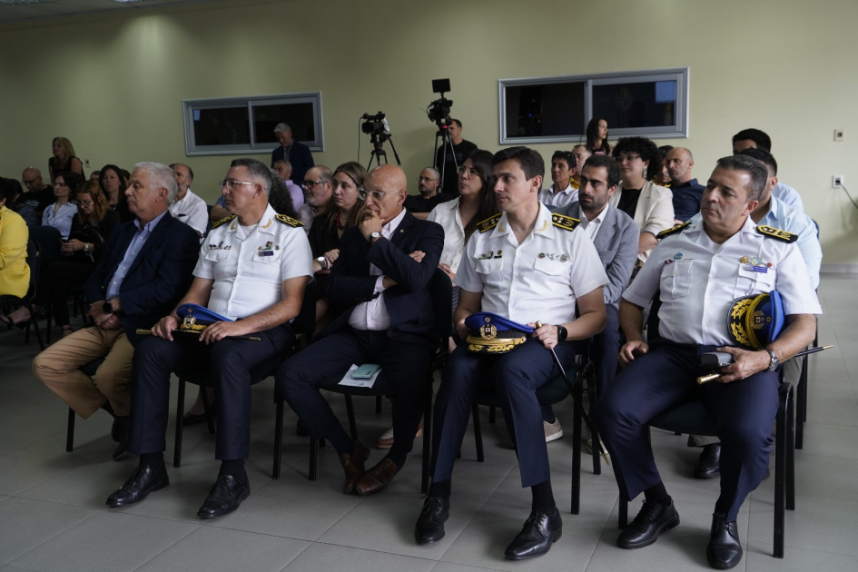 Autoridades durante el acto