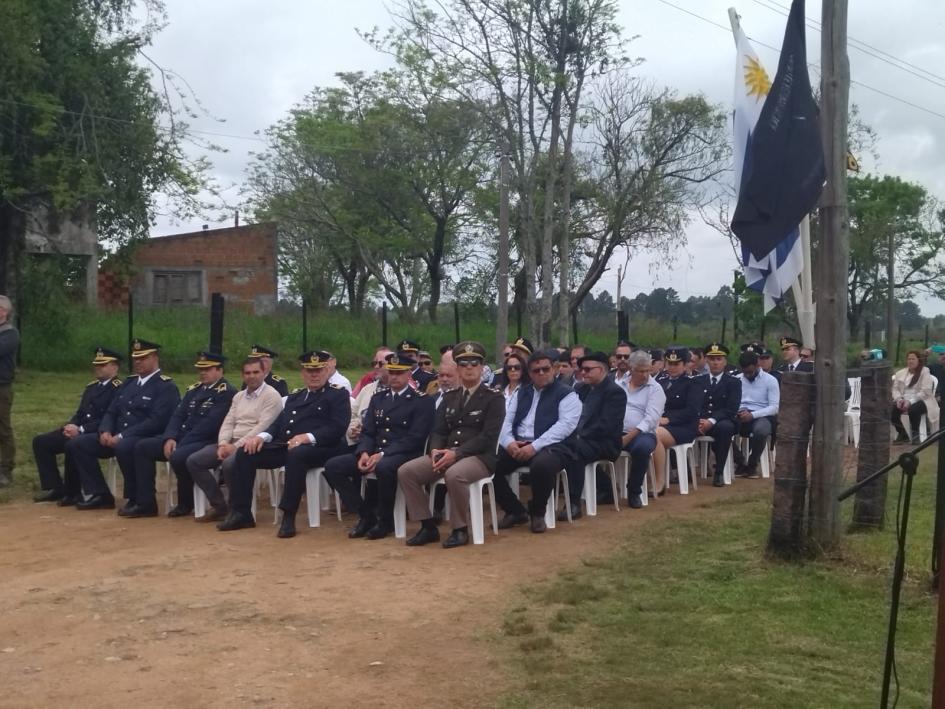 Autoridades e invitados presentes en la ceremonia en el Polígono de tiro. Autoridades e invitados presentes en la ceremonia en el Polígono de tiro.