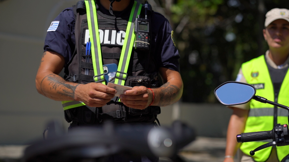 policías en control de motos policías en control de motos