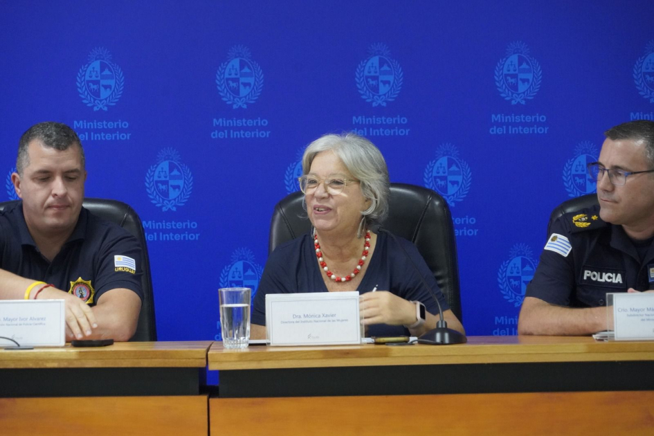 Directora de Inmujeres, Dra. Mónica Xavier Directora de Inmujeres, Dra. Mónica Xavier