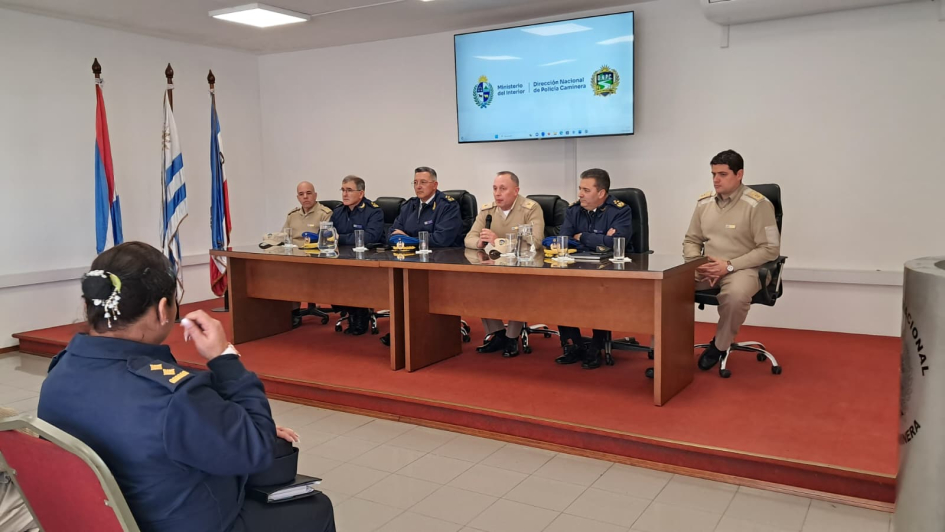 Comando de la Dirección de la Policía Nacional y Comando de Policía Caminera