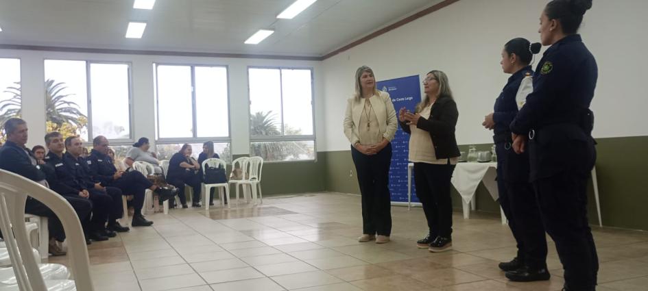 Representantes de diferentes instituciones públicas que participaron. Representantes de diferentes instituciones públicas que participaron.