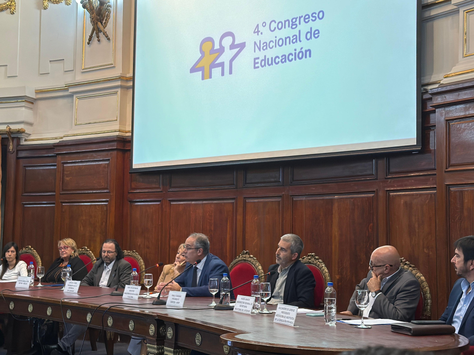 Presidenta en ejercicio, Subdirector General de Secretaría, Ministro de Educación y Defensa, y ANEP