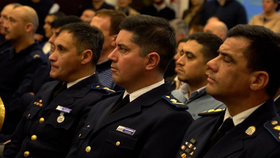 Policías en el acto Policías en el acto