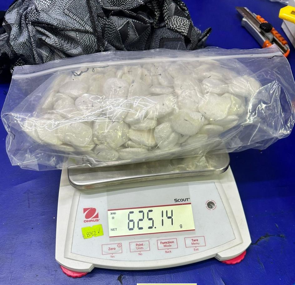 Incautan casi 3 kilos de cocaína camuflados en ropa y carteras enviados desde Uruguay a Asia