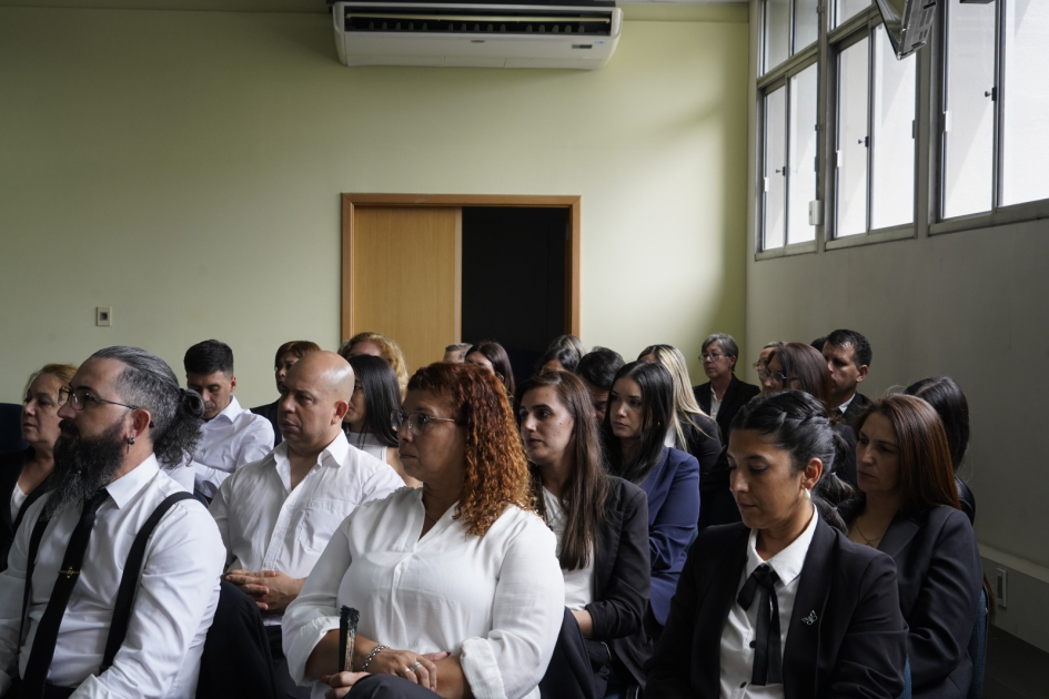 Funcionarios durante el acto
