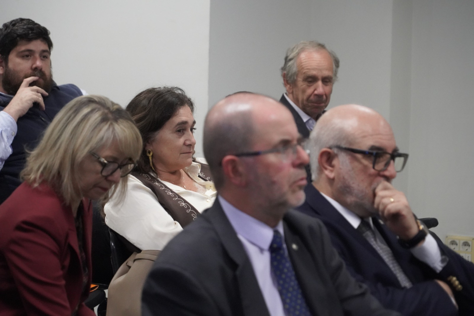  jueces, fiscales, defensores, aspirantes y policías participantes del Conversatorio 