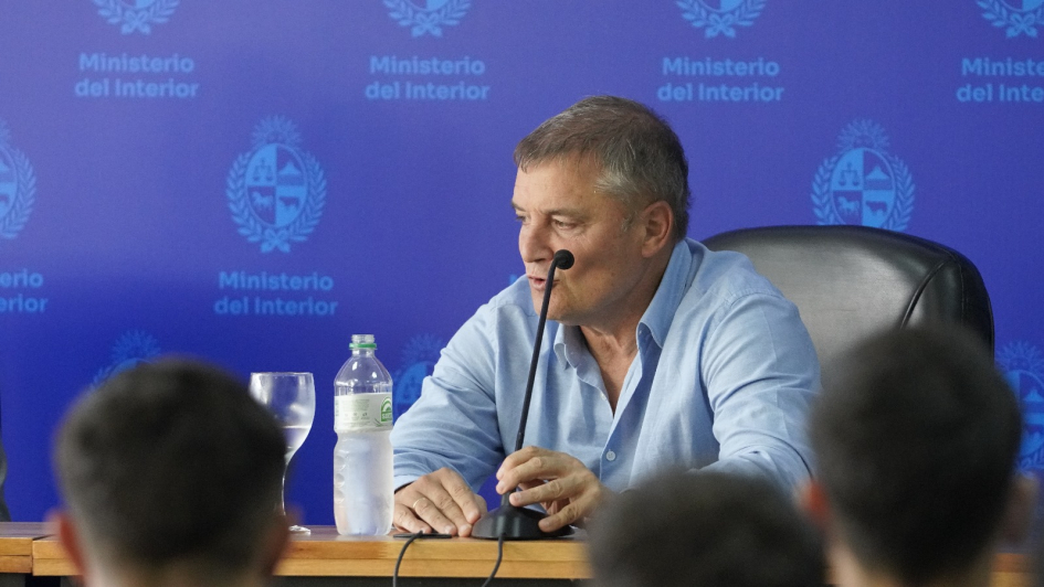 Charla del Programa Pelota al Medio junto a Diego Aguirre y Sebastián Eguren Charla del Programa Pelota al Medio junto a Diego Aguirre y Sebastián Eguren
