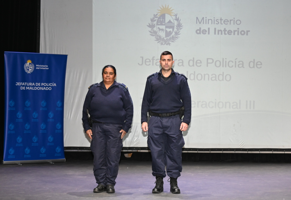 policias reconocidos en acto