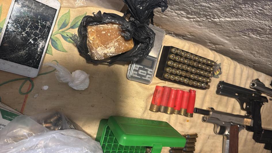 Allanamiento en barrio Nuevo España permitió incautar tres armas de fuego y más de 300 cartuchos Allanamiento en barrio Nuevo España permitió incautar tres armas de fuego y más de 300 cartuchos