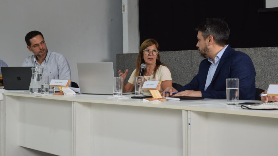 Dr. Emiliano Rojido, Dra. Ana Juanche y Dr. Martín Fernández Dr. Emiliano Rojido, Dra. Ana Juanche y Dr. Martín Fernández