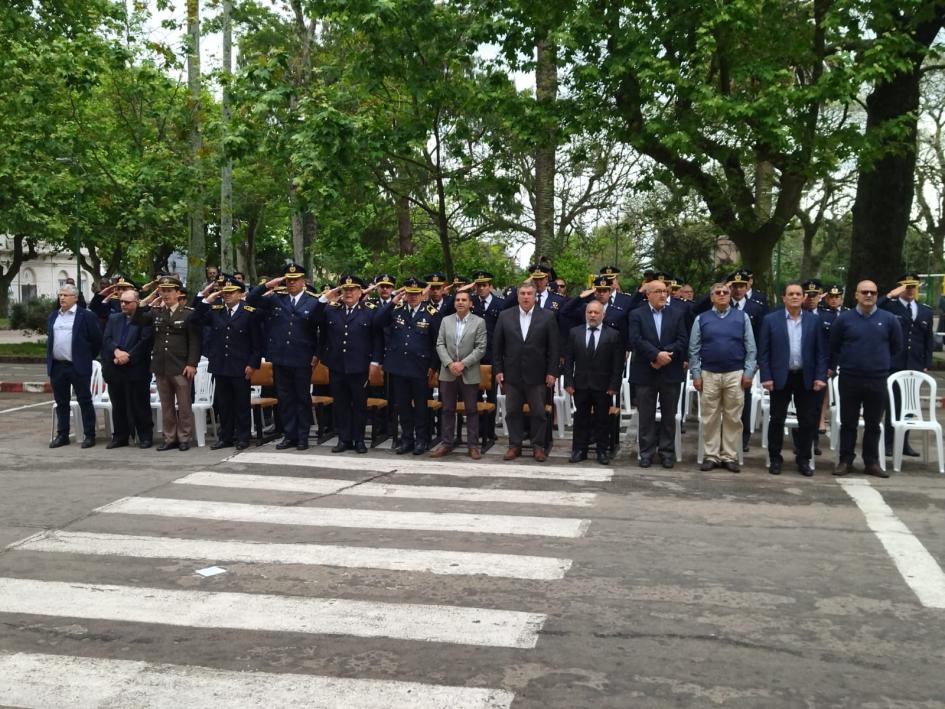 Autoridades, invitados y personal presentes en la Ceremonia. Autoridades, invitados y personal presentes en la Ceremonia.
