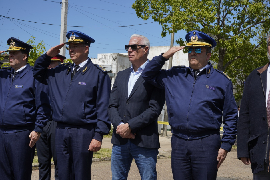 Ministro, autoridades policiales y departamentales Ministro, autoridades policiales y departamentales