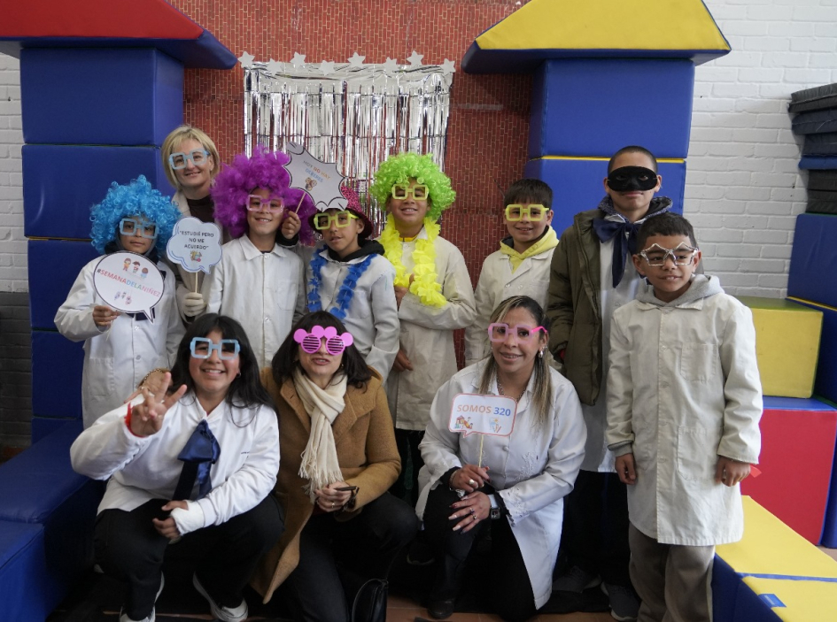 Juego, arte y comunidad: Pelota al Medio y la Escuela 320 de Casavalle celebraron la Semana de la Ni