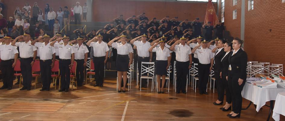 HIMNO EN ACTO CENTRAL EN GIMNASIO MUNICIPAL